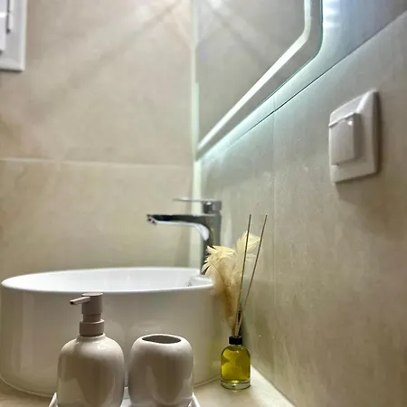 Apartment Niki 100 Meters From Beautiful - *